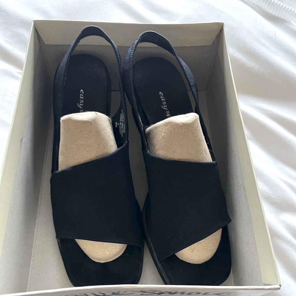 Easy Spirit Women's Navy Sandals